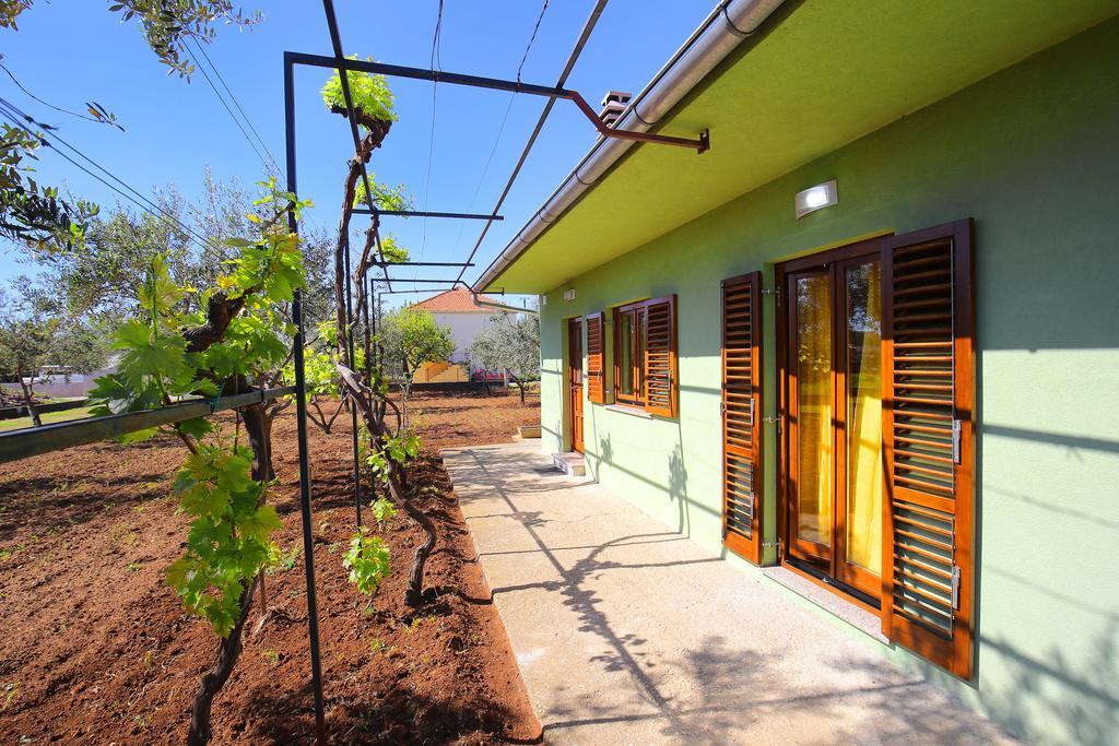 Holiday Home Zemljak Sukošan Екстериор снимка